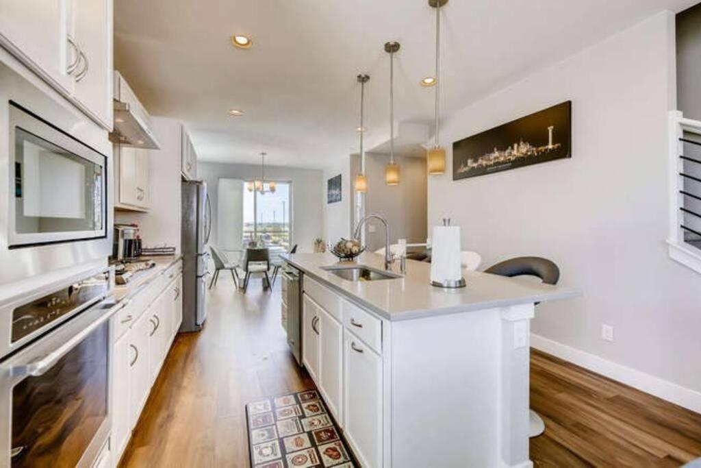 Luxury Oasis! Apartment Denver Exterior photo